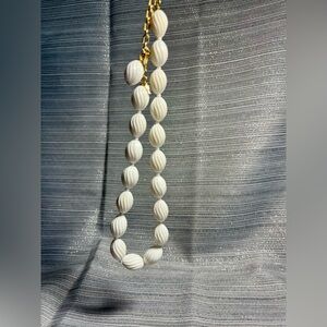 Vintage Trifari White Beaded Choker Necklace Swirl Beads 18”